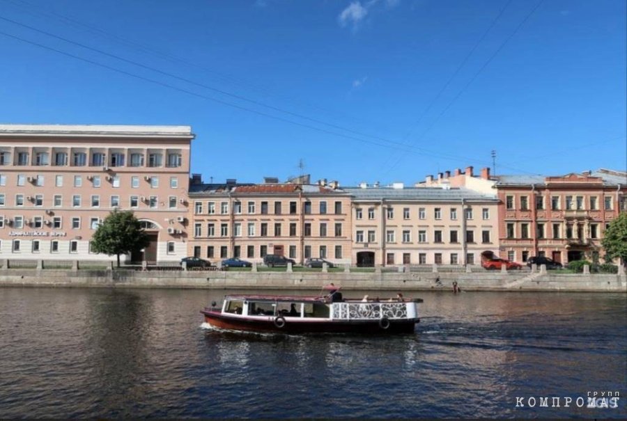 По центру доходный дом А.В. Бонч-Осмоловской