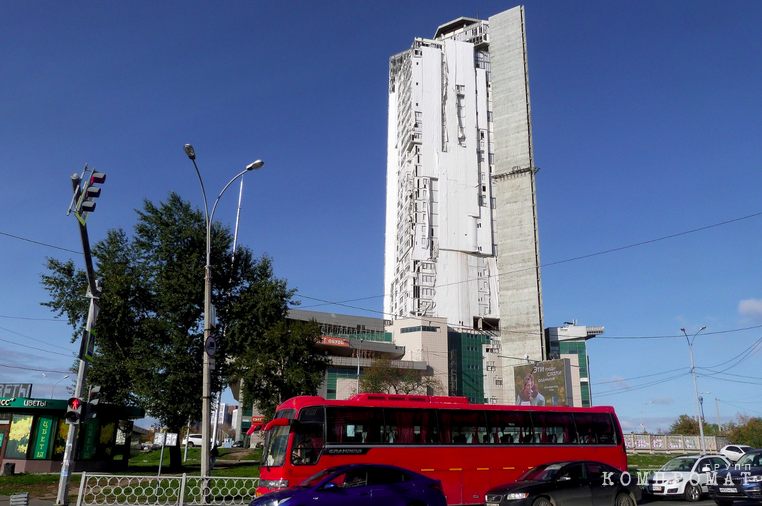 Небоскреб ТДЦ «Свердловск» у железнодорожного вокзала